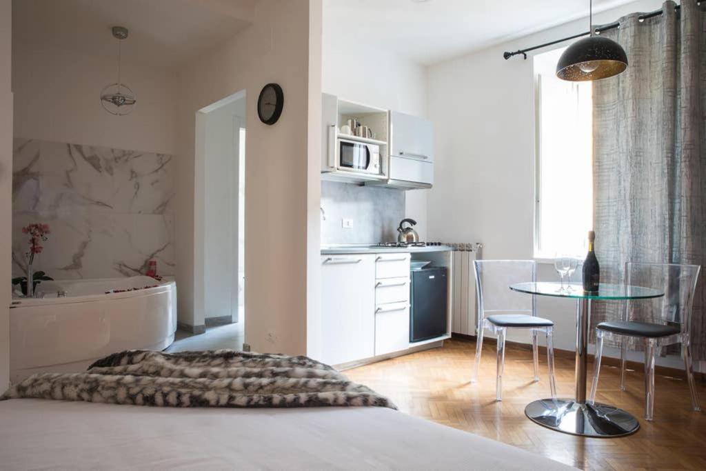 Pink Intimate Jacuzzi Suite Trastevere - Top Collection 로마 외부 사진